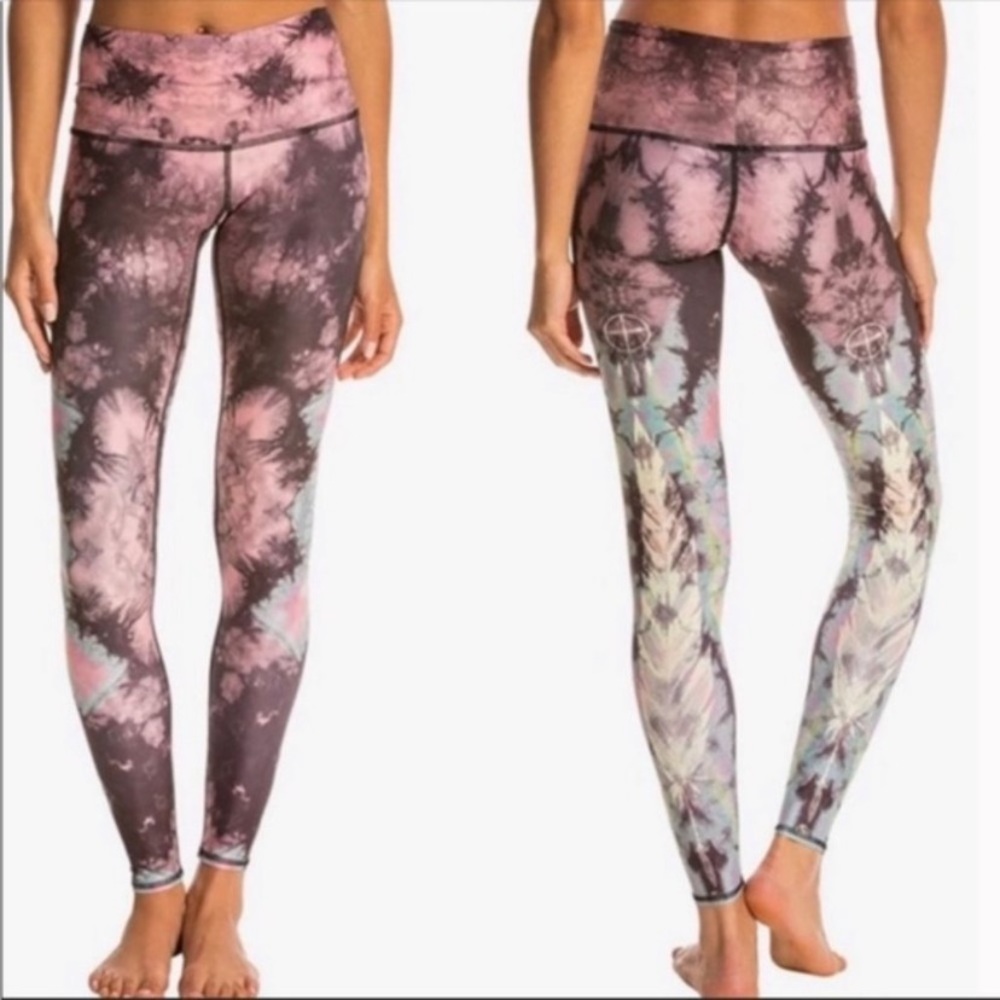 Teeki Tie Dye Eagle Feather Hot Pants Leggings in Black Pink XS